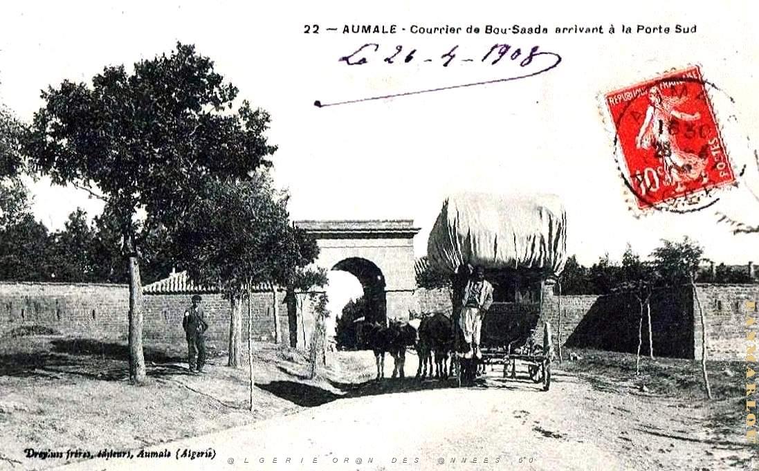 Aumale - Porte Sud - Courrier de Bou-Saada - 1908.jpg